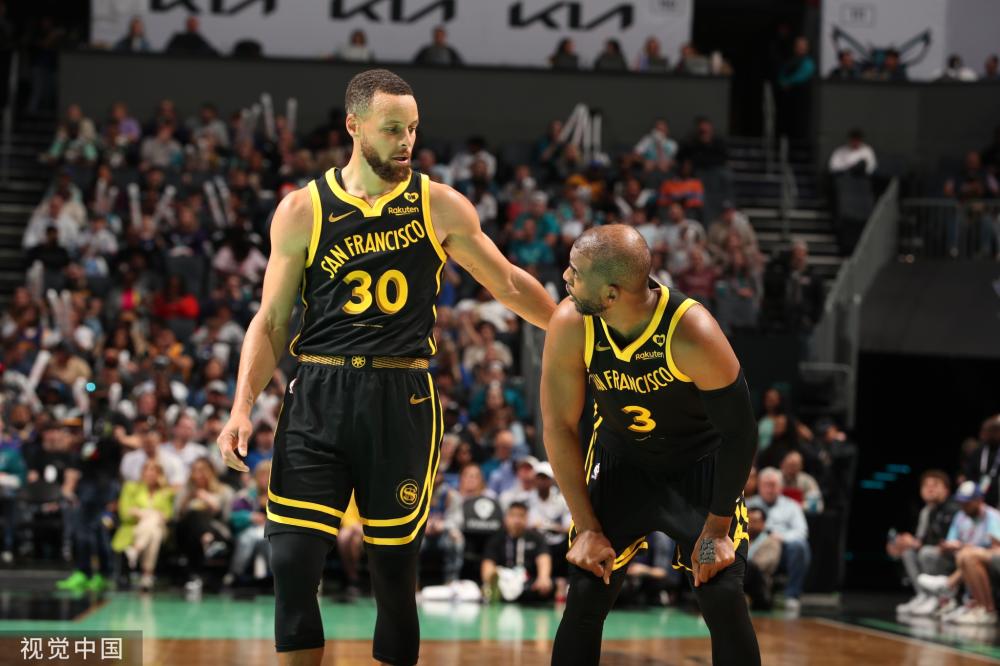 在绿茵场上 在绿茵场上