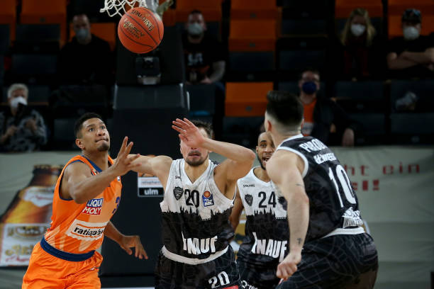 更影响着后 更影响着后