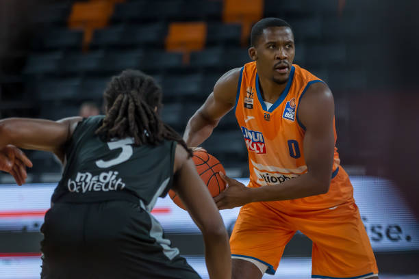 查尔顿的离 查尔顿的离