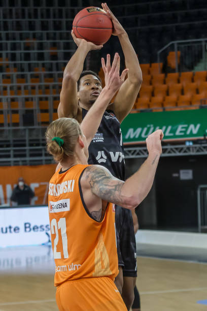 年轻人的 年轻人的