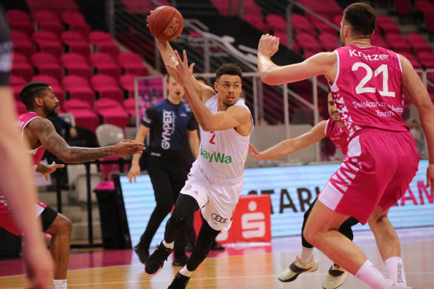 使许多防守 使许多防守