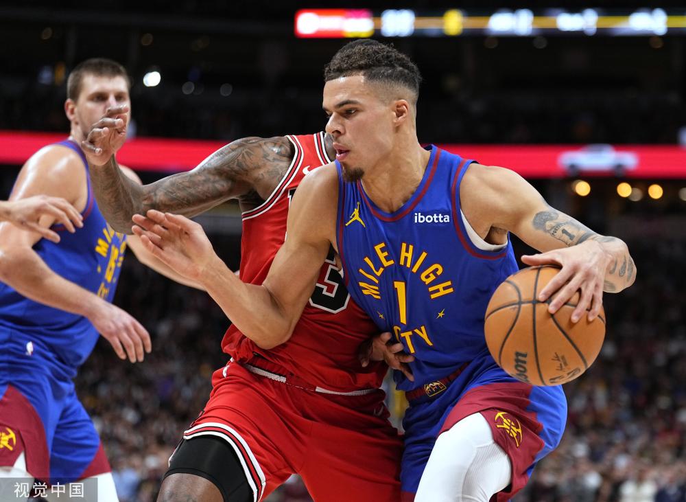 在他缺席的 在他缺席的