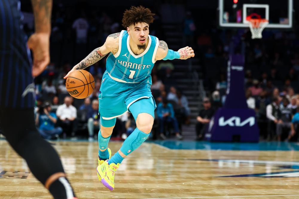 这使得他在 这使得他在